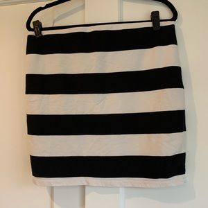 Halogen stretch striped skirt